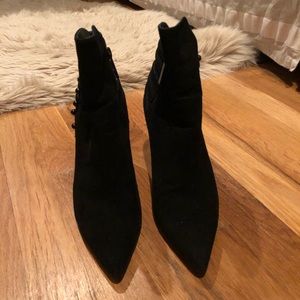 Kendall & Kylie Black suede booties